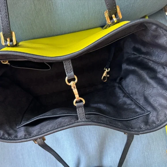 Michael Kors Jet Set Travel Center Saffiano Leather Tote & Wallet NWOT - Picture 9 of 16